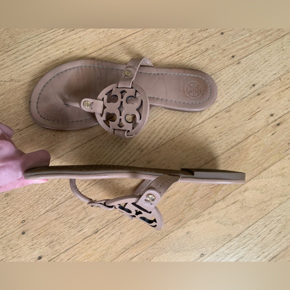 Tory Burch Miller sandals size 7.5 nude neutral - Picture 9 of 9